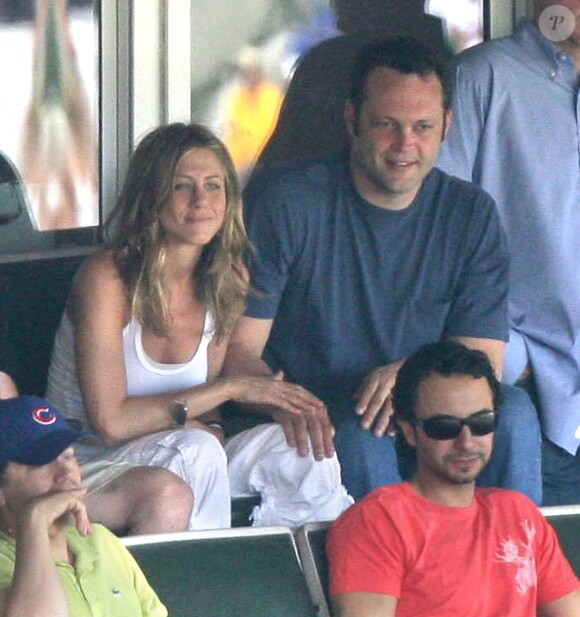 Jennifer Aniston et Vince Vaughn assistent à un match des Chicago Bus, le 28 mai 2006 