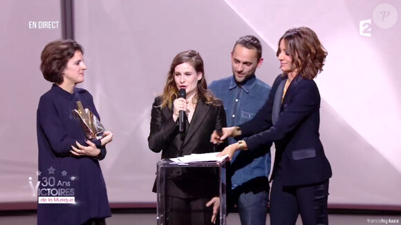 Le duo de réalisateurs J.A.C.K et Christine and The Queens récompensés aux 30e Victoires de la musique, au Zénith de Paris, le 13 février 2014.