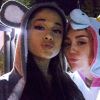Miley Cyrus a ajouté une photo sur son compte Instagram avec Ariana Grande, le 13 février 2015