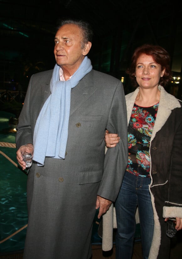 Roger Hanin et sa compagne Agnès Berdugo à Paris en 2008.