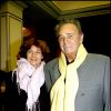 Roger Hanin est sa compagne Agnès Berdugo à Paris, le 18 février 2008. 