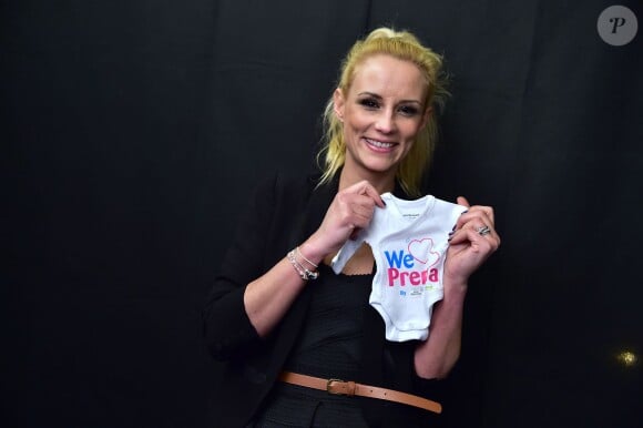 Élodie Gossuin marraine de l'association 'We Love Prema', qui décore des bodies pour les prématurés distribués dans les hopitaux lors d'une soirée organisée au Palais Brogniart à Paris le 6 février 2015.06/02/2015 - Paris