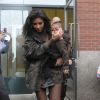 Kim Kardashian et sa fille North se rendent au studio Skylight Clarkson pour assister à la présentation de la collection YEEZY SEASON 1. New York, le 12 février 2015.