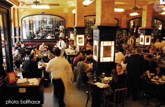 Le restaurant Balthazar à New-York avec ses grandes glaces à l'intérieur dont une est tombée sur Arnaud Montebourg le 20/2/2015