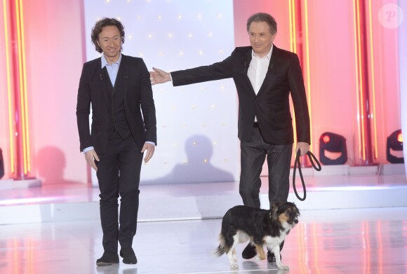 Stéphane Bern et Michel Drucker avec sa chienne Isia - Enregistrement de l'émission "Vivement Dimanche" à Paris le 18 Fevrier 2015. L'émission sera diffusée le 22 février. Invité principal Stéphane Bern