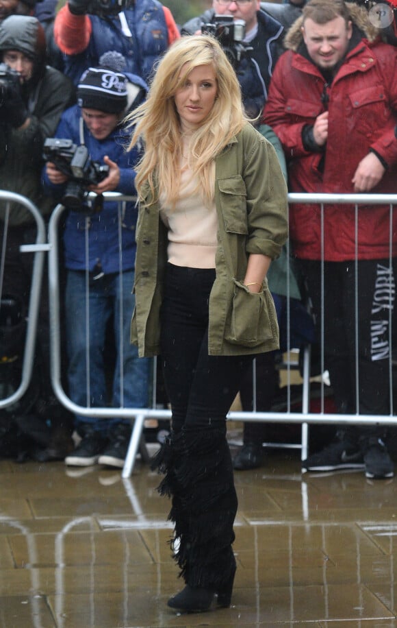 Ellie Goulding arrive au musée Tate Britain pour assister au défilé Topshop Unique automne-hiver 2015-2016. Londres, le 22 février 2015.