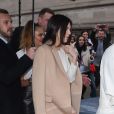  Kendall Jenner et Cara Delevingne lors du d&eacute;fil&eacute; Topshop Unique automne-hiver 2015-2016. Londres, le 22 f&eacute;vrier 2015. 
