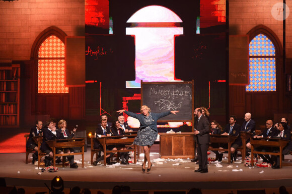 La troupe des Enfoirés dans le spectacle "Sur la route des Enfoirés", diffusé le vendredi 13 mars 2015 sur TF1