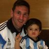 Lionel Messi poste une photo de lui avec son fils Thiago sur Instagram le 22 juin 2014.