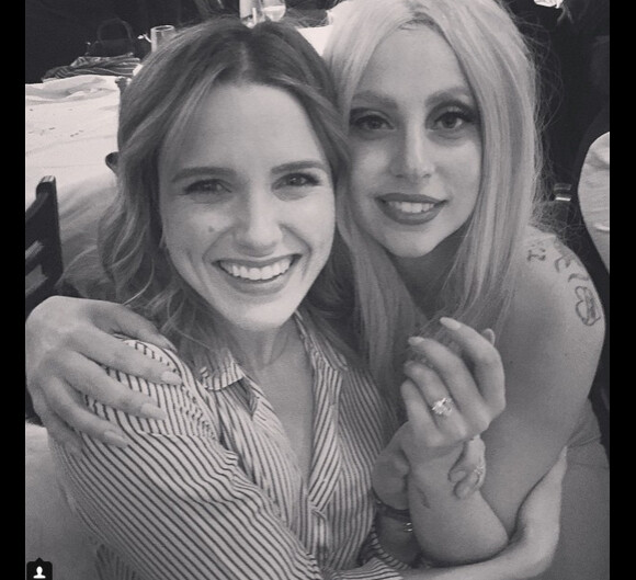 Sophia Bush a ajouté une photo d'elle en compagnie de Lady Gaga sur son compte Instagram le 26 février 2015