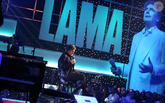 Serge Lama lors de l'Enregistrement de l'émission TV pour France 2,"Le Grand Show" de Michel Drucker qui sera diffusée le 22 mars 2014 sur France 2