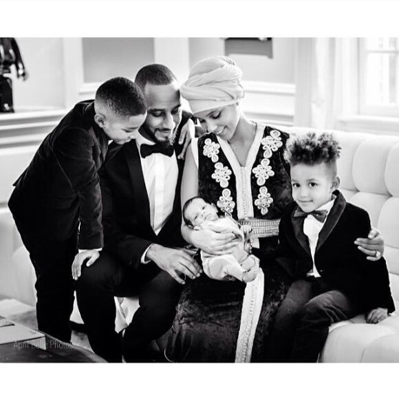 Photo de famille d'Alicia Keys avec son mari Swizz Beatz, leur fils Egypt, Kasseem Jr. (fils de Swizz Beatz et Mashonda) et le petit dernier, Genesis Ali. Février 2015.