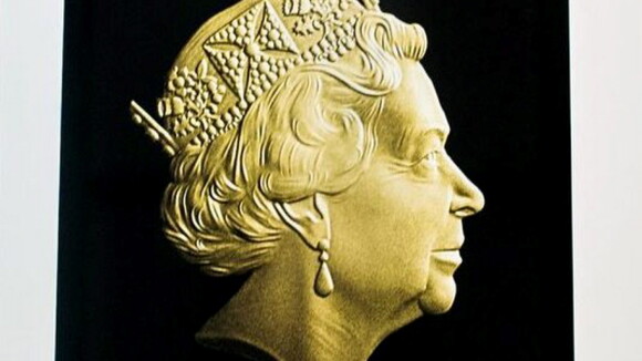 Elizabeth II : Une reine en or, bien frappée et à peine usée...