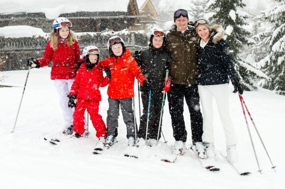 Le roi Philippe et la reine Mathilde de Belgique en vacances à Verbier, en Suisse, en février 2014