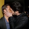 Christophe Beaugrand et Baptiste Giabiconi simulent un baiser - Soirée "Giabiconistyle.com opening" au Vip Room à Paris le 28 février 2015.