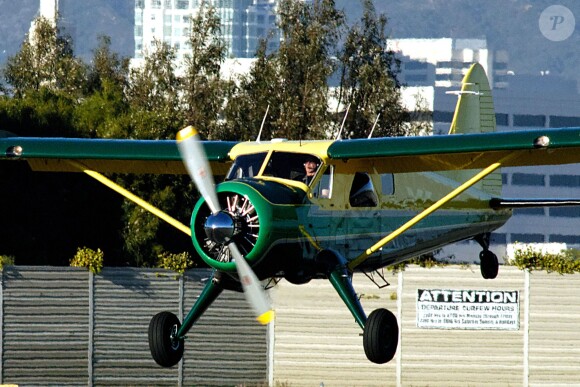 Exclusif - Harrison Ford, aux commandes de son avion de 1955 Dehavilland à l'aéroport de Santa Monica. Le 1er février 2013
