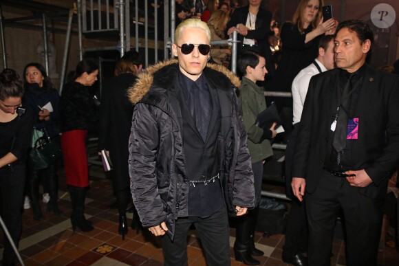 Jared Leto, qui est passé au blond platine avec une toute nouvelle coupe pour incarner le Joker dans le film Suicide Squad - People au défile de mode Lanvin collection Automne-Hiver 2015-2016 lors de la fashion week à Paris, le 5 mars 2015.