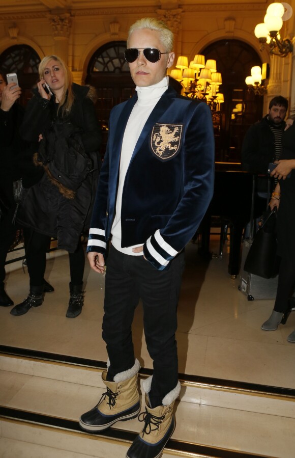 Jared Leto (nouveau look : blond aux cheveux courts) - Sorties du défilé de mode "Balmain" prêt-à-porter Automne-Hiver 2015-2016 au Grand Hôtel à Paris, le 5 mars 2015. 