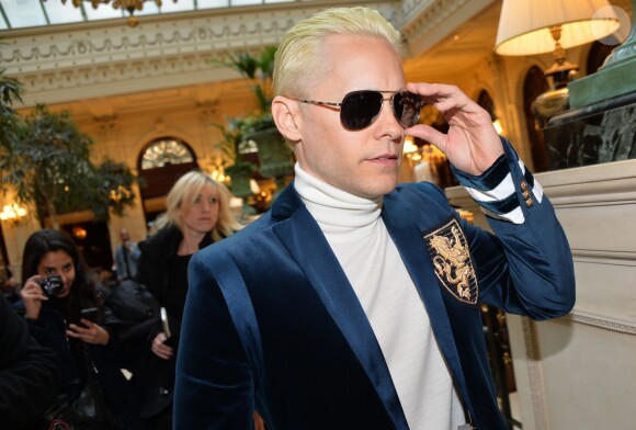 Jared Leto (nouveau look : blond aux cheveux courts) - Arrivées au défilé de mode "Balmain" prêt-à-porter Automne-Hiver 2015-2016 au Grand Hôtel à Paris, le 5 mars 2015. 