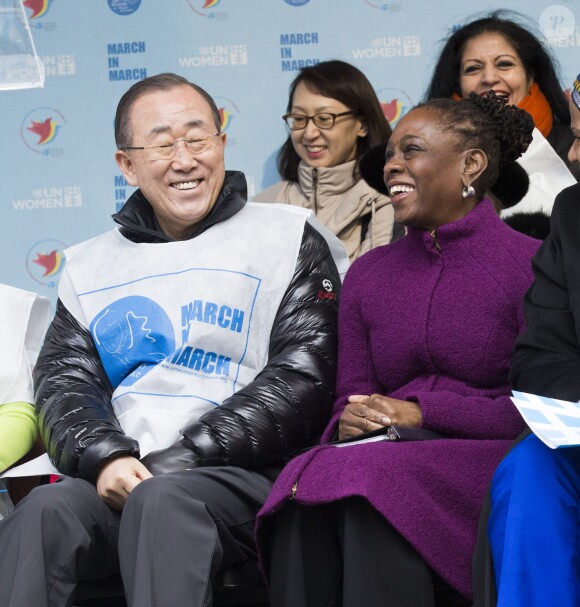 Ban Ki Moon, Chirlane McCray à la marche pour l'égalité des genres et les droits des femmes à New York, le 8 mars 2015