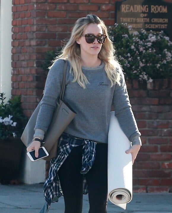 Exclusif - Hilary Duff se rend à sa séance de yoga à Studio City, le 3 mars 2015. 