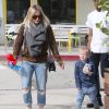 Exclusif - Hilary Duff, son fils Luca, et sa soeur Haylie Duff enceinte sortent du restaurant Granville à Studio City, le 1er mars 2015. 