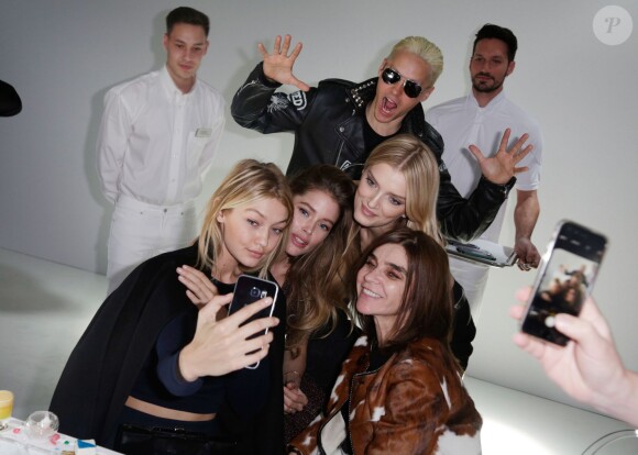 Gigi Hadid, Doutzen Kroes, Lily Donaldson, Jared Leto et Carine Roitfeld lors de la soirée Samsung à Paris le 7 mars 2015