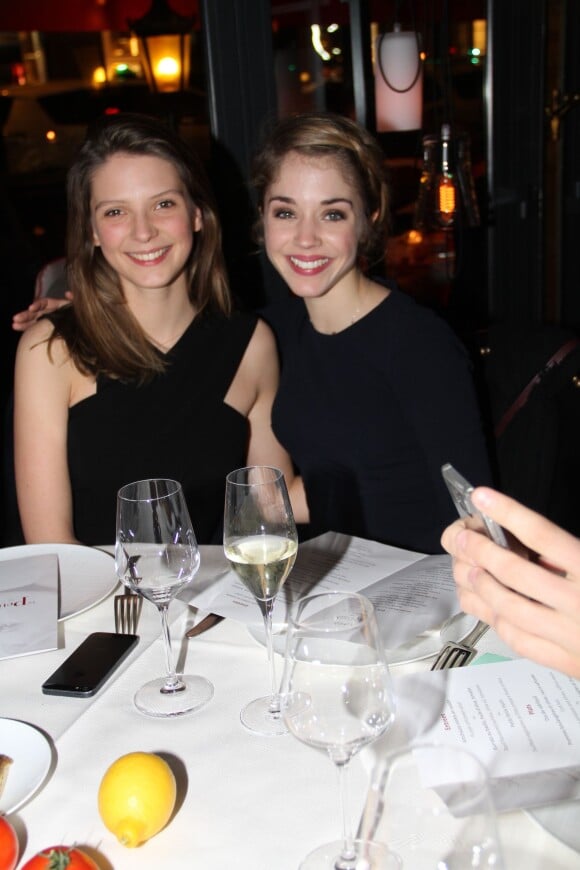 Exclusif - Joséphine Japy et Alice Isaaz - Soirée des jeunes espoirs du cinéma français avec un dîner au restaurant La Petite Maison de Nicole suivi d'une soirée au Queen à Paris, le 6 mars 2015.
