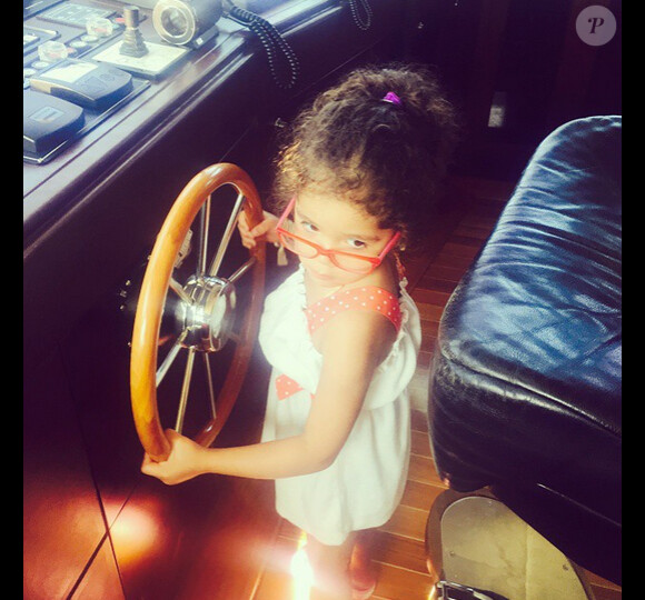Mariah Carey a ajouté une photo à son compte Instagram de sa fille Monroe, le 17 novembre 2014 