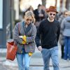 Sienna Miller et son mari Tom Sturridge se promènent dans les rues de New York, le 9 mars 2015