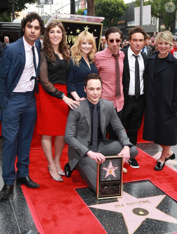 Melissa Rauch, Mayim Bialik, Kaley Cuoco, Jim Parsons, Johnny Galecki, Simon Helberg, Kunal Nayyar - Jim Parsons reçoit son étoile sur Hollywood Walk of Fame, le 10 mars 2015