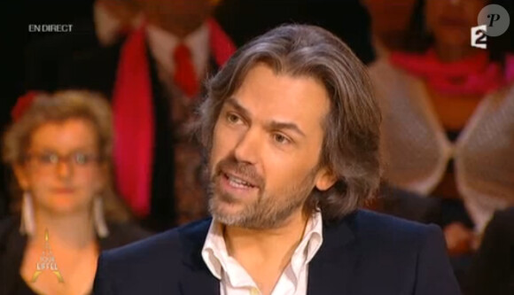 Aymeric Caron, invité dans Un soir à la tour Eiffel sur France 2, le mercredi 25 février 2015.