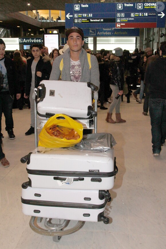 Vivian - Retour de Rio de Janeiro des Anges de la Télé réalité Saison 7 à l'aéroport de Charle de Gaulle à Paris, le 14 mars 2015
