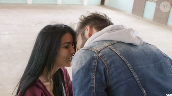 Kendji Girac dans le clip de Conmigo
