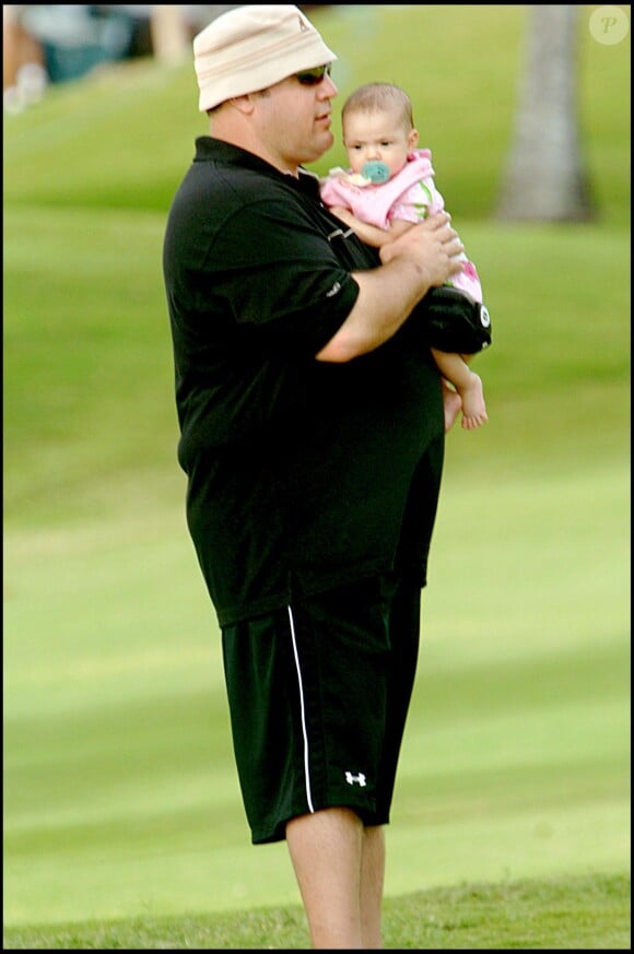 Kevin James avec sa fille Sienna-Marie le 11 janvier 2006 à Hawaï