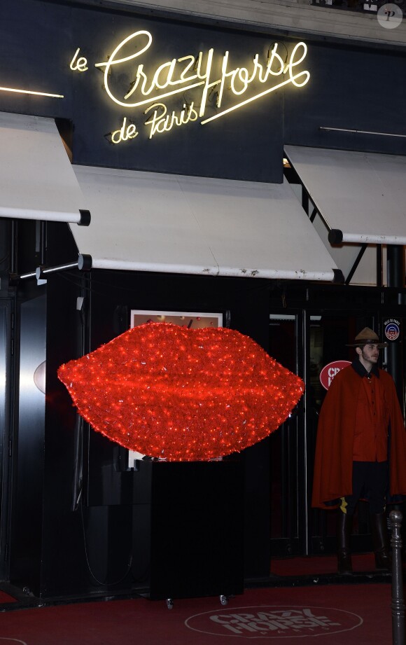 Exclusif - Grande soirée annuelle au profit de l'association "Souffle de Violette" avec le lancement des bijoux Cécile et Jeanne au Crazy Horse à Paris, le 23 mars 2015.