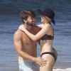 Exclusif - Prix spécial - No Web - Miley Cyrus et son petit ami Patrick Schwarzenegger en vacances sur la plage de Maui à Hawaï le 21 janvier 2015. 