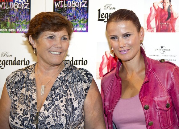 Maria Dolores et Elma Aveiro lors de la présentation du dernier single de  Liliana Cátia Ronaldo, aka Katia, soeur de Cristiano Ronaldo, à Madrid le 18 septembre 2013