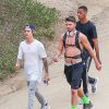 Exclusif - Justin Bieber se promène avec des amis sur les hauteurs de Los Angeles, le 22 mars 2015