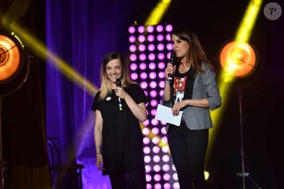 Camille et Karine Ferri - Les 12 finalistes de 'The Voice' saison 4 chantent pour l'association "Tout Le Monde Chante Contre Le Cancer" pour les enfants malades à Disneyland Paris le 29 mars 2015