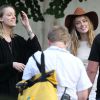 La bombe Amber Heard rend visite à son fiancé Johnny Depp sur le tournage de "Black Mass" à Lynn dans le Massachusett le 21 juillet 2014. Amber Heard était accompagnée de sa soeur Whitney.