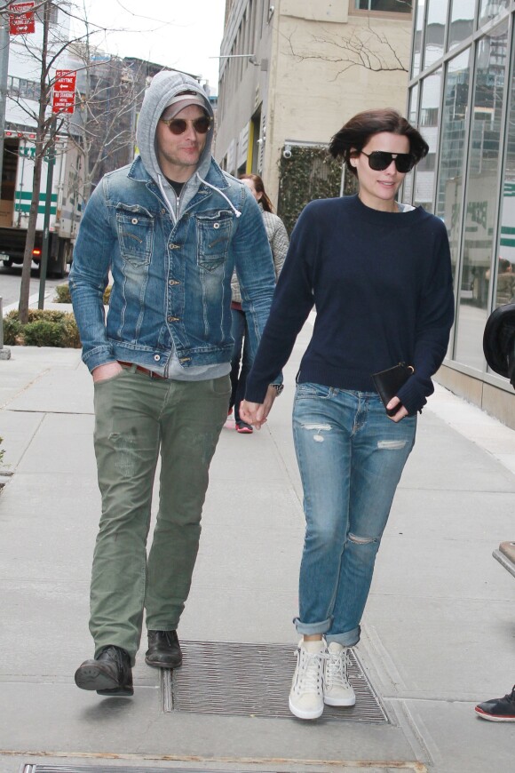 Peter Facinelli et Jaimie Alexander dans les rues de Soho, à New York, le 30 mars 2015