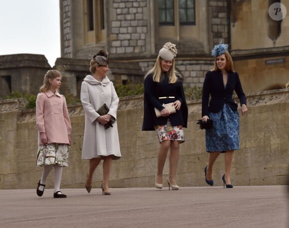 Lady Louise Windsor, la comtesse Sophie de Wessex, Autumn Phillips et la princesse Beatrice d'York lors de la messe de Pâques en la chapelle St George à Windsor le 5 avril 2015.