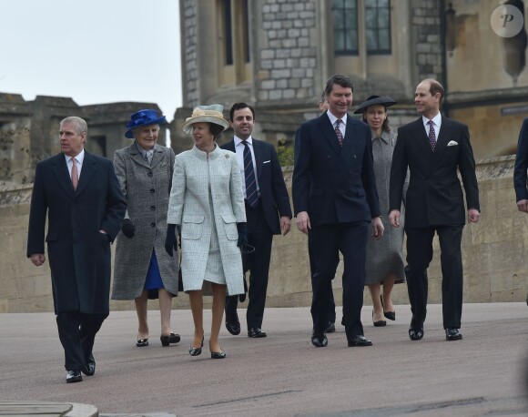 Le prince Andrew, la princesse Anne, son époux Timothy Laurence, le prince Edward lors de la messe de Pâques en la chapelle St George à Windsor le 5 avril 2015.