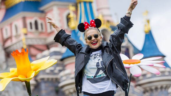 Rita Ora au paradis avec Ricky : La Londonienne rêve de vivre à Disneyland Paris