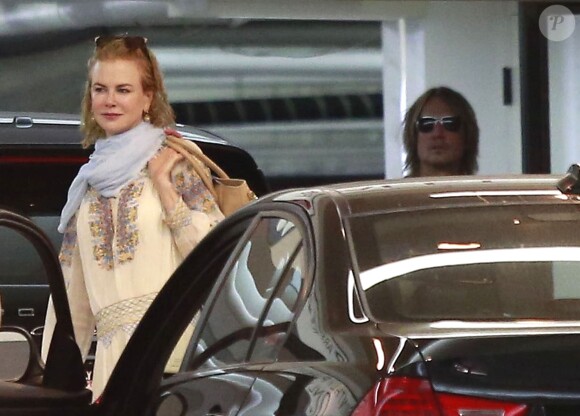Exclusif - Nicole Kidman, son mari Keith Urban et leurs enfants Faith et Sunday Rose vont déjeuner au restaurant à Beverly Hills, le 15 février 2015.
