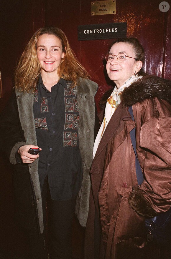 Nina Companeez et sa fille Valentine à Paris le 21 décembre 1999. 