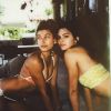 Kendall Jenner et Hailey Baldwin sexy en bikini pendant Coachella, le 11 avril 2015