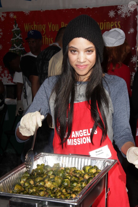 Bianca Lawson participe à la mission de Noël de Los Angeles, le 24 décembre 2013 