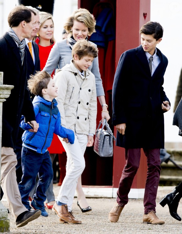 Le prince Joachim de Danemark, ses fils les princes Nikolai, Felix et Henrik, le roi Philippe et la reine Mathilde de Belgique arrivant au palais de Fredensborg pour célébrer les 75 ans de la reine Margrethe II de Danemark.